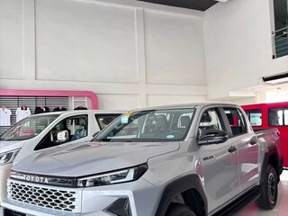 2026 Toyota Hilux IX, серебристый, 5827904 рублей, вид 3