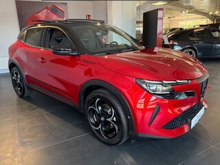 2026 Alfa Romeo Junior, красный, 4187516 рублей, вид 3