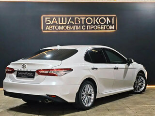 2019 Toyota Camry VIII (XV70), белый, 2499000 рублей, вид 4