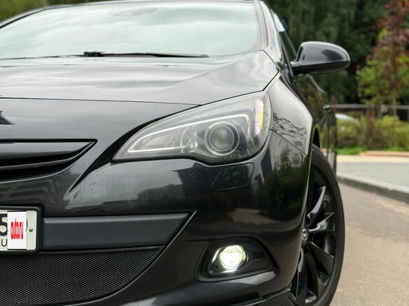 2014 Opel Astra GTC J Рестайлинг, чёрный, 1100000 рублей - вид 4
