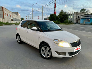 2013 Skoda Fabia II Рестайлинг, белый, 675000 рублей, вид 4