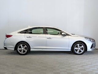 2019 Hyundai Sonata VII (LF) Рестайлинг, серебристый, 1565000 рублей, вид 4