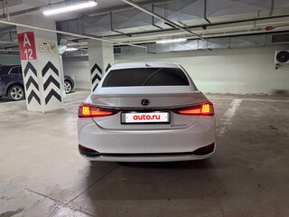 2023 Lexus ES 300h VII Рестайлинг, белый, 4500000 рублей, вид 5