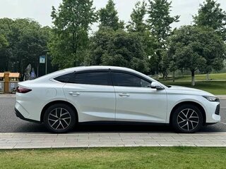 2025 BYD Qin L, белый, 1960010 рублей, вид 4