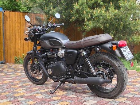 2021 Triumph Bonneville T120, чёрный, 1299000 рублей, вид 3
