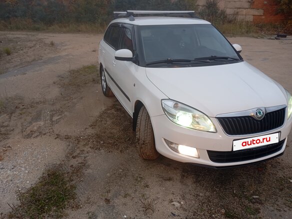 2012 Skoda Fabia II Рестайлинг, белый - вид 2