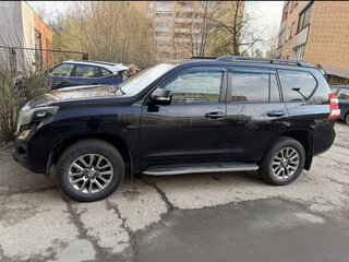 2017 Toyota Land Cruiser Prado 150 Series Рестайлинг 1, чёрный, 3450000 рублей, вид 3