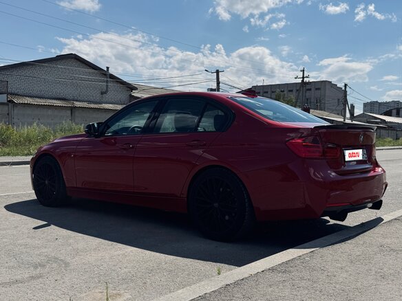 2012 BMW 3 серии 320d VI (F3x), красный, 1800000 рублей - вид 3