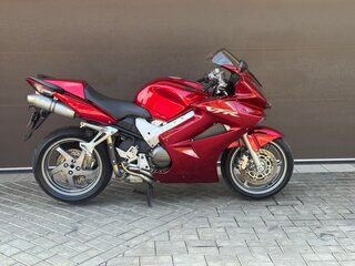 2008 Honda VFR 800, красный, 548800 рублей, вид 2