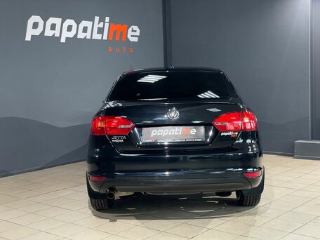 2013 Volkswagen Jetta VI, чёрный, 849000 рублей, вид 4