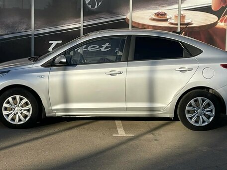 2019 Hyundai Solaris II, серебристый, 1080000 рублей, вид 5