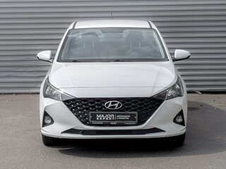 2022 Hyundai Solaris II Рестайлинг, белый, 1599000 рублей, вид 2
