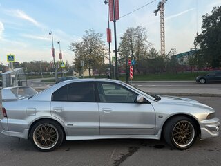 2002 Mitsubishi Galant VIII Рестайлинг, серебристый, 680000 рублей, вид 4