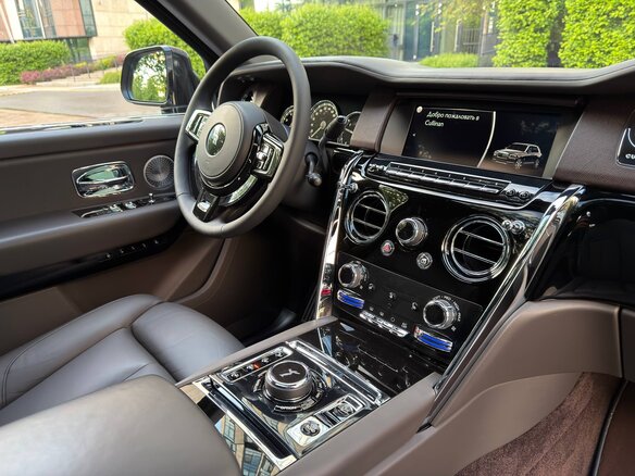 2022 Rolls-Royce Cullinan I (Series I), коричневый, 28450000 рублей - вид 32