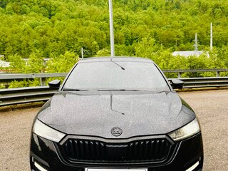 2021 Skoda Octavia IV (A8), чёрный, 2550000 рублей, вид 2