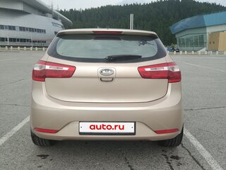 2014 Kia Rio 6-speed III, бежевый, 980000 рублей, вид 3