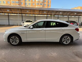 2014 BMW 5 серии Gran Turismo 530d xDrive VI (F10/F11/F07) Рестайлинг, белый, 3500000 рублей, вид 2