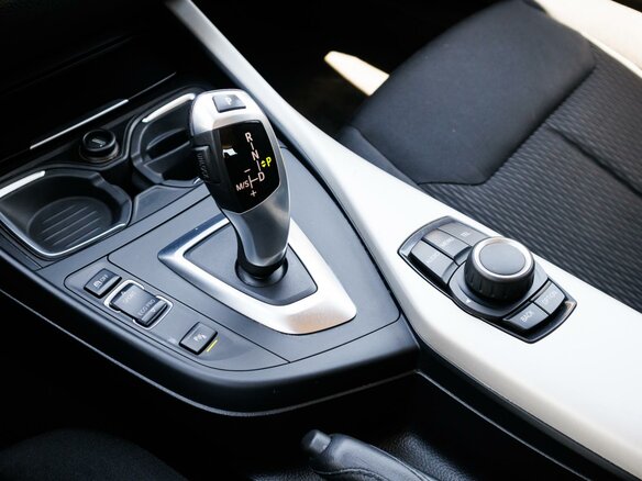 2015 BMW 1 серии 118i II (F20/F21) Рестайлинг, белый - вид 16