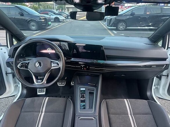 2022 Volkswagen Golf VIII, белый - вид 5