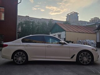 2019 BMW 5 серии 530d xDrive VII (G30/G31/G38), белый, 4300000 рублей, вид 2
