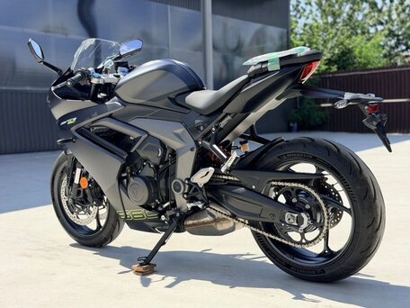 2025 Triumph Daytona 660, чёрный, 980000 рублей, вид 5