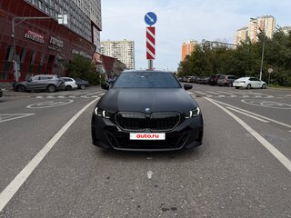 2025 BMW 5 серии 530i xDrive VIII (G60/G61/G68), чёрный, 9375000 рублей, вид 2