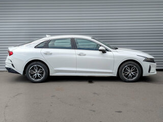 2021 Kia K5 III, белый, 2325000 рублей, вид 4