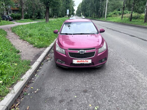 2011 Chevrolet Cruze I, красный, 600000 рублей