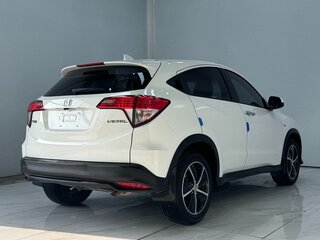 2021 Honda Vezel I Рестайлинг, белый, 1752000 рублей, вид 4