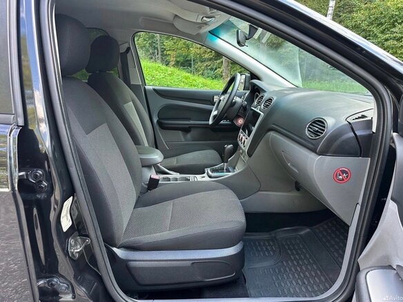 2010 Ford Focus II Рестайлинг, чёрный, 830000 рублей - вид 13
