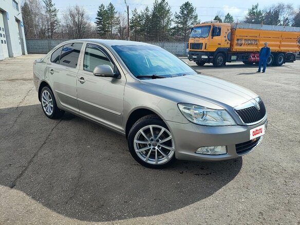 2011 Skoda Octavia II (A5) Рестайлинг, бежевый, 910000 рублей