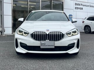 2021 BMW 1 серии 118i III (F40), белый, 1400300 рублей, вид 2