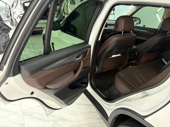 2017 BMW X5 25d III (F15), белый, 3000000 рублей - вид 5
