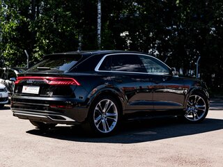 2022 Audi Q8 45 TDI I (4M), чёрный, 5929000 рублей, вид 2