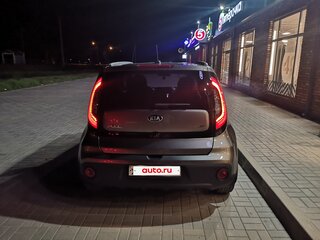 2017 Kia Soul II Рестайлинг, серебристый, 1650000 рублей, вид 4