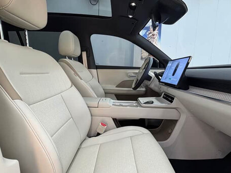 2025 Toyota bZ3X 67.9 kWh, чёрный, 2910000 рублей, вид 4