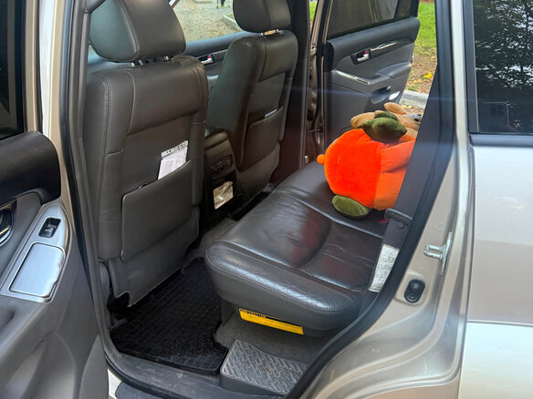 2008 Toyota Land Cruiser Prado 5-speed 120 Series Рестайлинг, бежевый, 2450000 рублей - вид 11