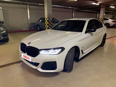 2019 BMW 5 серии 530i xDrive VII (G30/G31/G38), белый, 4070000 рублей, вид 2