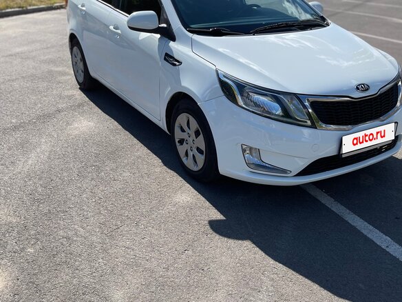 2014 Kia Rio 6-speed III, белый - вид 3