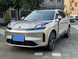 2025 Lynk & Co 08 21.2 kWh I, серебристый, 3554033 рублей, вид 1