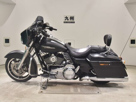 2011 Harley-Davidson Street Glide, чёрный, 1100000 рублей, вид 3