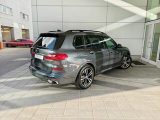 2020 BMW X7 40i I (G07), серый, 5750000 рублей, вид 2