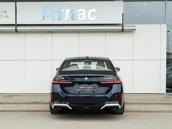 2025 BMW i5 Long eDrive35L, чёрный, 6690000 рублей - вид 9