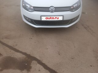 2014 Volkswagen Polo V, белый, 850000 рублей, вид 2