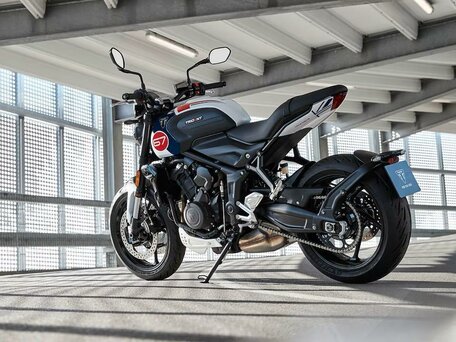 2024 Triumph Trident 660, синий, 1150000 рублей, вид 3