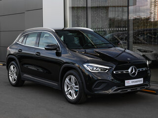 2020 Mercedes-Benz GLA 200 II (H247), чёрный, 2849000 рублей, вид 3