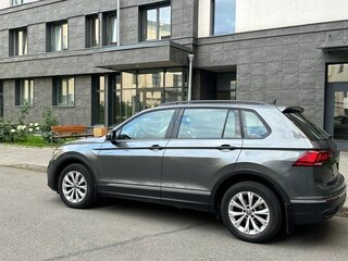 2021 Volkswagen Tiguan II Рестайлинг, серый, 2430000 рублей, вид 5