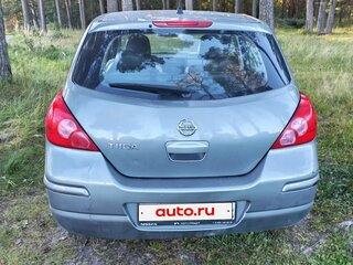2012 Nissan Tiida I Рестайлинг, серый, 700000 рублей, вид 2