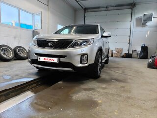 2013 Kia Sorento II Рестайлинг, серебристый, 1700000 рублей, вид 2