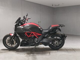2015 Ducati Diavel Carbon, чёрный, 805000 рублей, вид 2